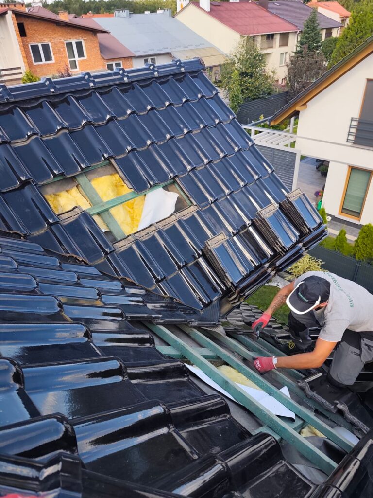 naprawa dachu po kunie w Krakowie